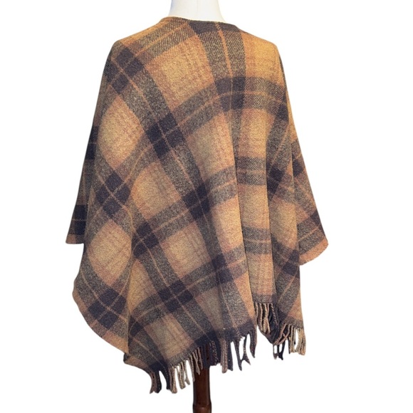Lauren Ralph Lauren Lambs Wool Plaid Poncho - Picture 3 of 6